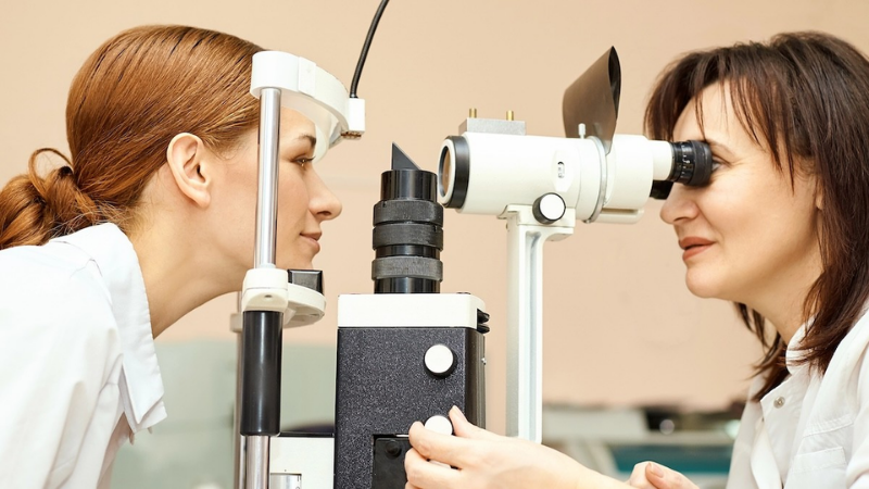 Catarata em jovens: saiba como identificar a doença