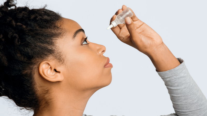 Uso excessivo de colírios pode causar danos aos olhos