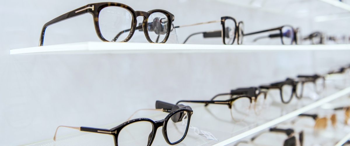 Quem usa óculos para corrigir algum distúrbio de visão sabe que de tempos em tempos é necessário fazer uma consulta com o oftalmologista e, eventualmente, trocar as lentes porque o grau mudou.  Leia mais...